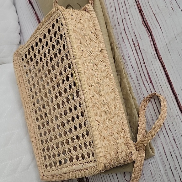 Kaanas Handmade Straw Bag - Picture 8 of 10